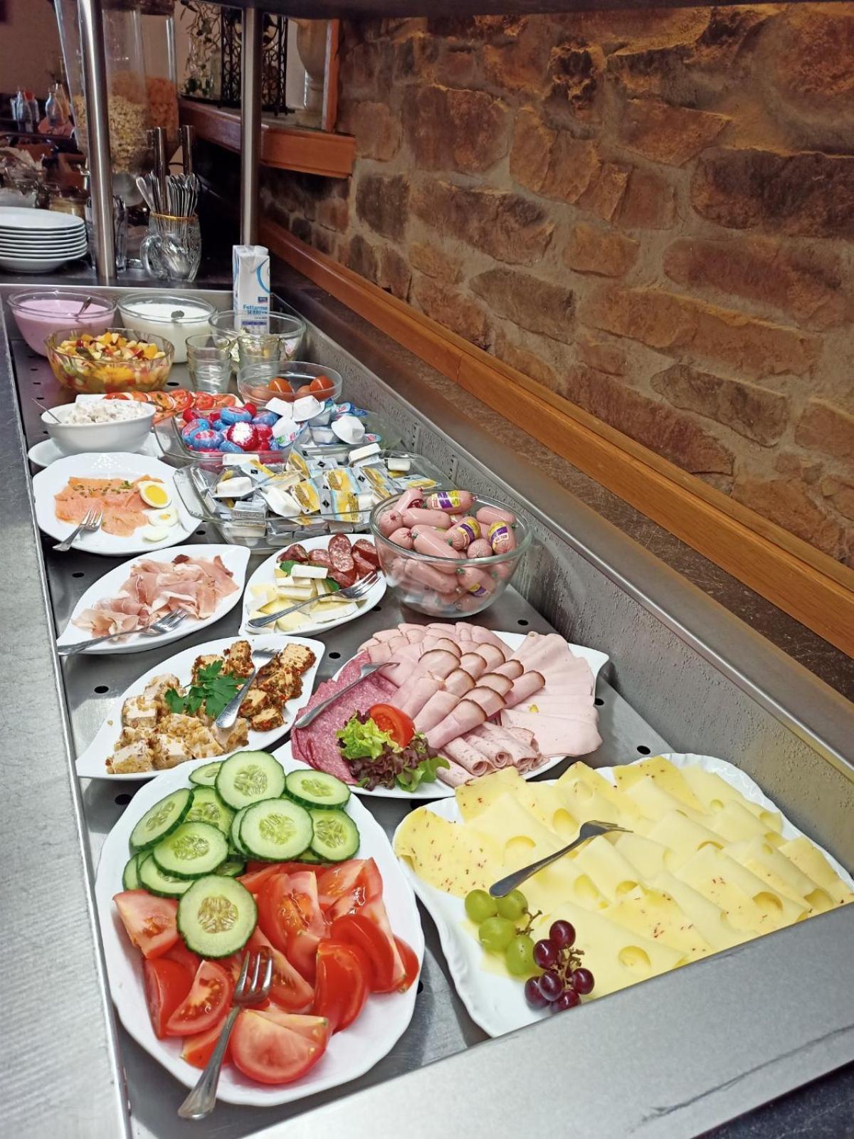 Hotel - Gasthof Erber Sinzing Екстериор снимка